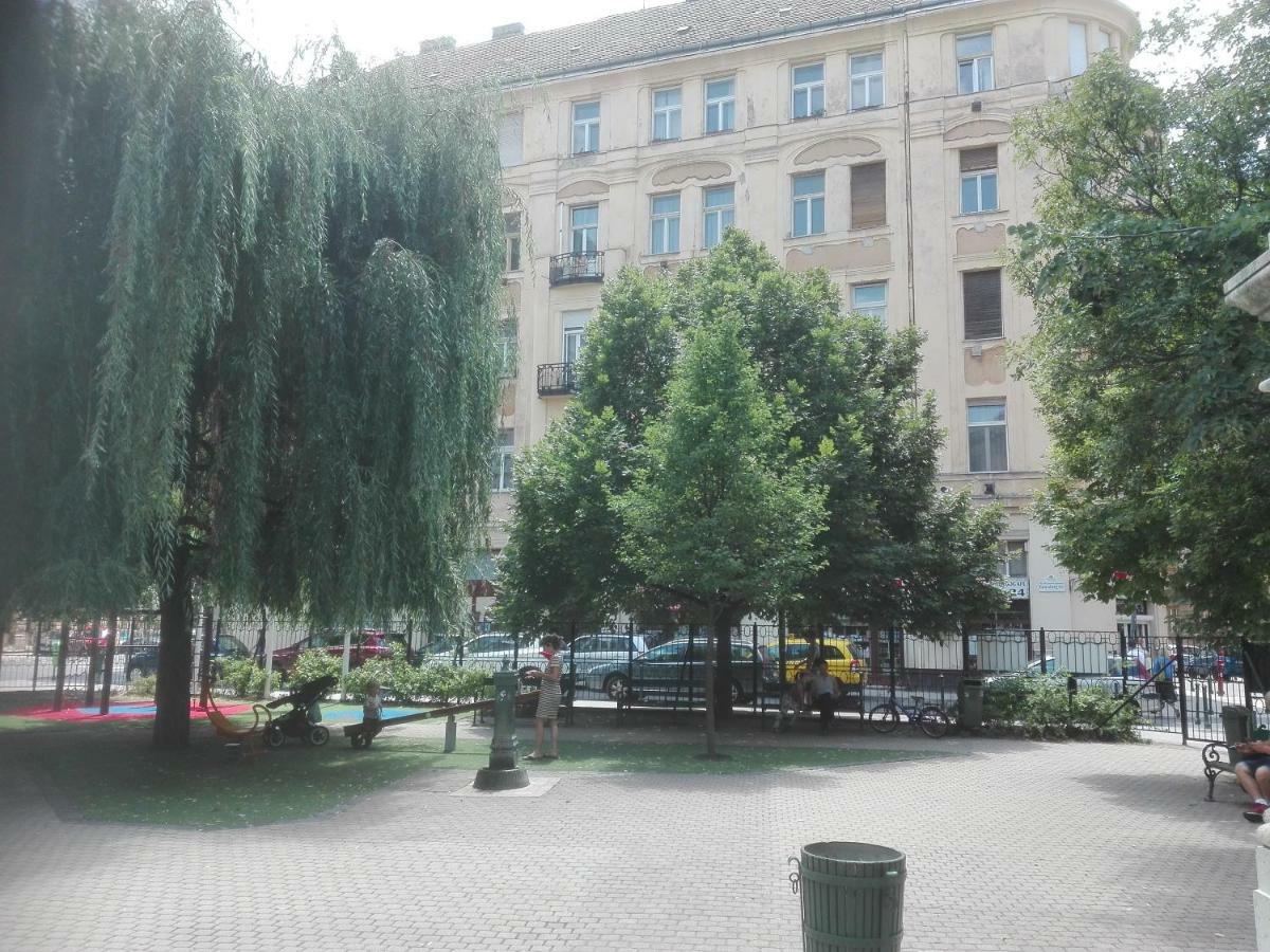 A Quiet Place In The Heart Of The City Budapest Eksteriør billede